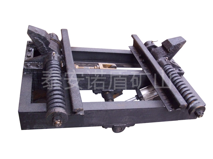 气动抱轨阻车器